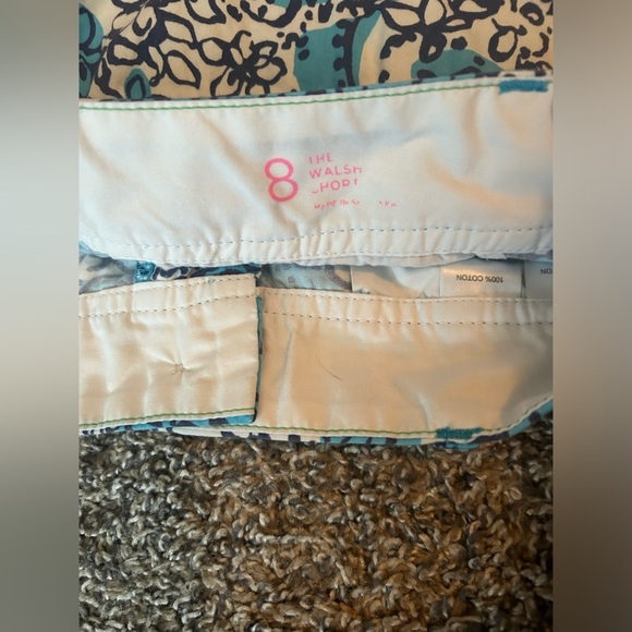 Lilly Pulitzer bright blue tropical patterned the Walsh shorts size 8 - Picture 4 of 9
